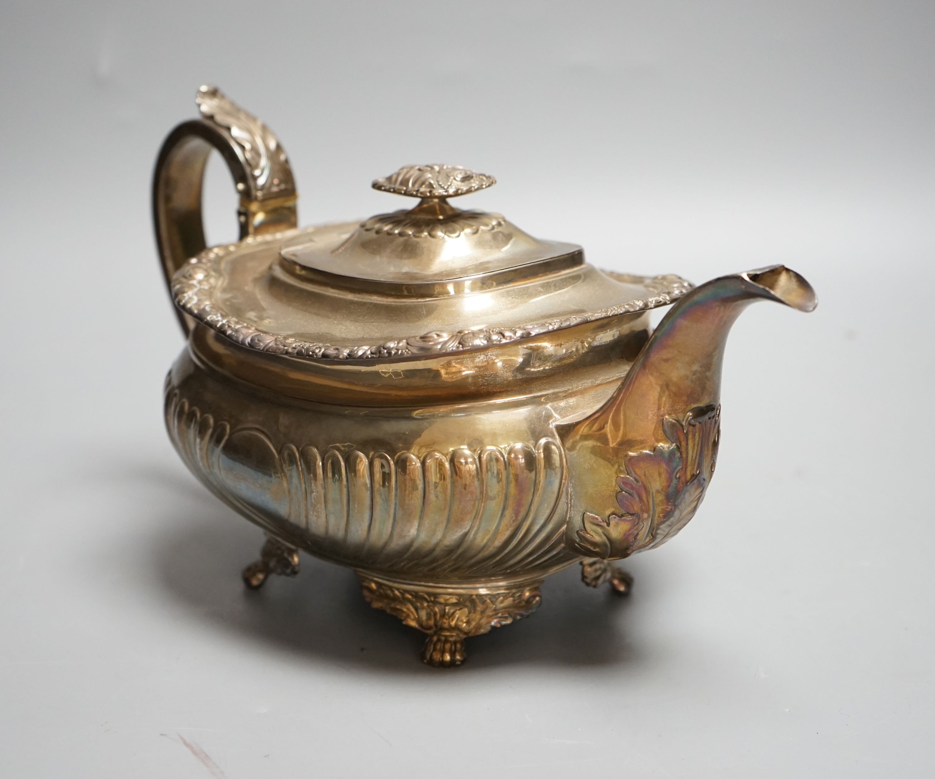 A George III silver teapot, maker's mark rubbed, London, 1817?, gross weight 26oz.